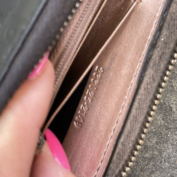 Gucci Black Monogram Leather Zip Wallet Interlocking GG Zipper Pull - Picture 13 of 14